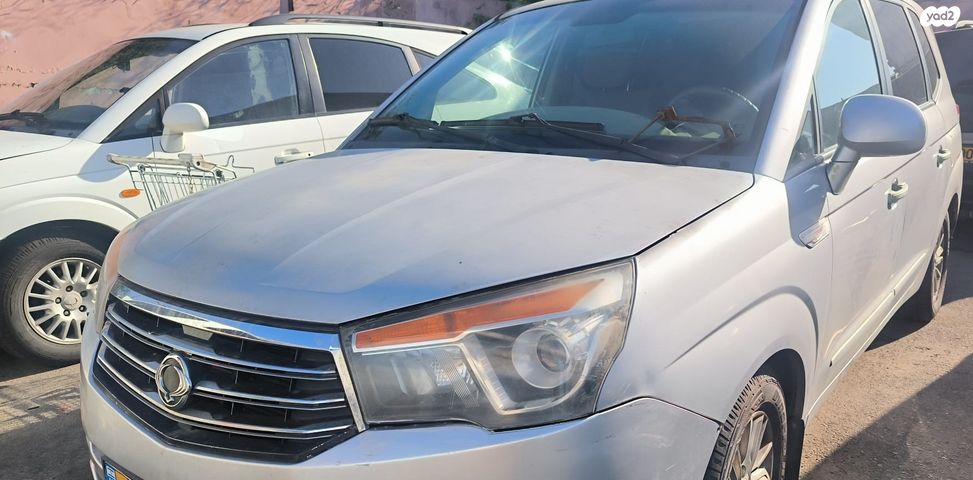 רודיוס DLX אוט׳ מיניוואן / MPV 2.0 (155 כ״ס)