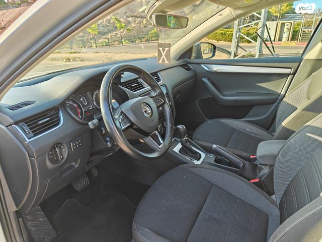 סקודה אוקטביה