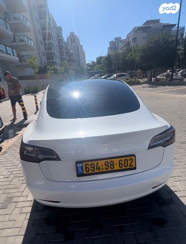 מודעת רכב טסלה מודל 3