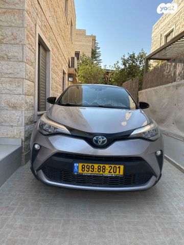 מודעת רכב טויוטה C-HR