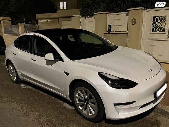 מודעת רכב טסלה מודל 3