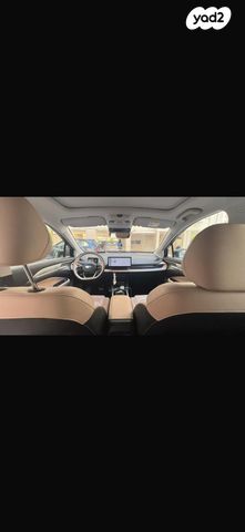 מודעת רכב ג׳ילי Geometry C