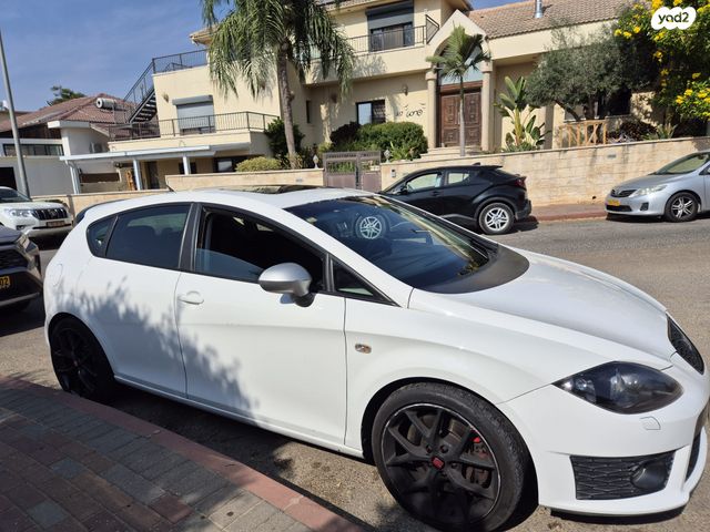 מודעת רכב סיאט לאון