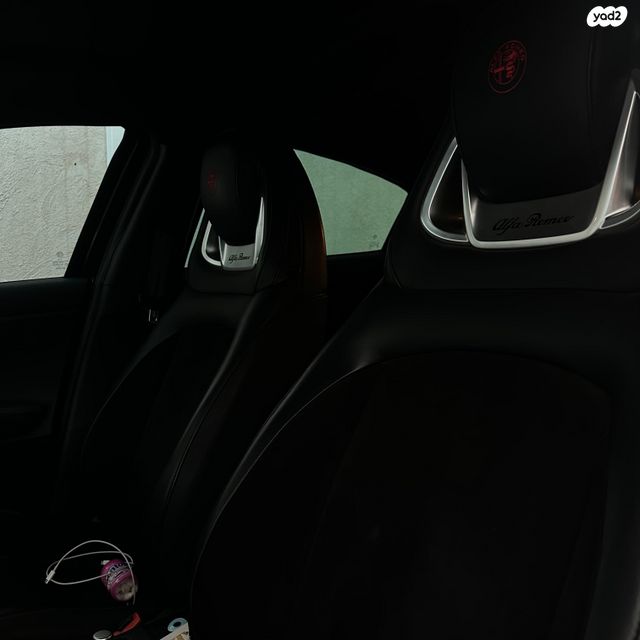 אלפא רומיאו ג'ולייטה