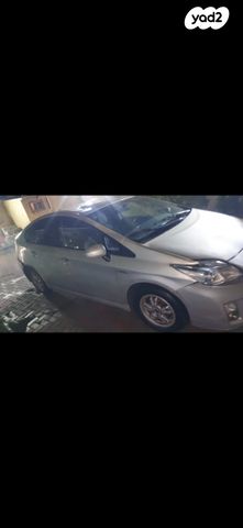 טויוטה פריוס