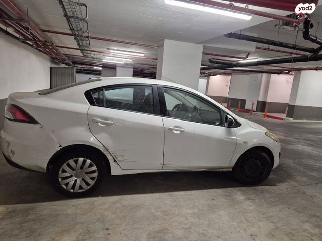 מודעת רכב מאזדה 2