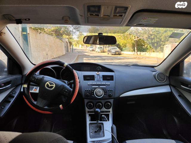 מודעת רכב מאזדה 3