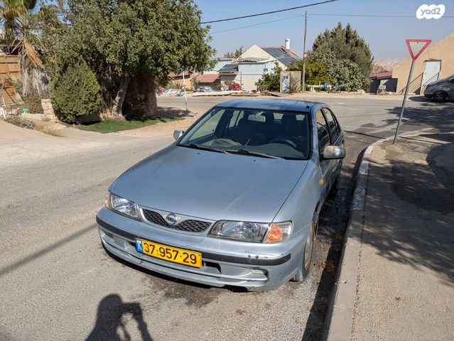 ניסאן אלמרה