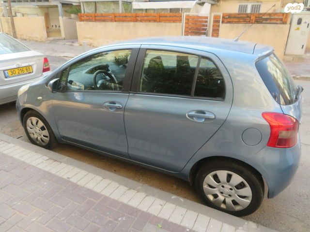 טויוטה יאריס