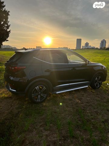 מודעת רכב אם ג'י ZS