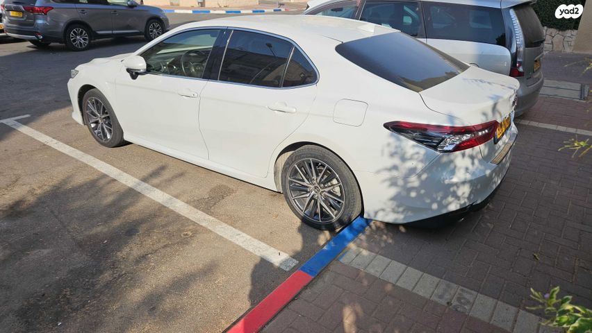 טויוטה קאמרי