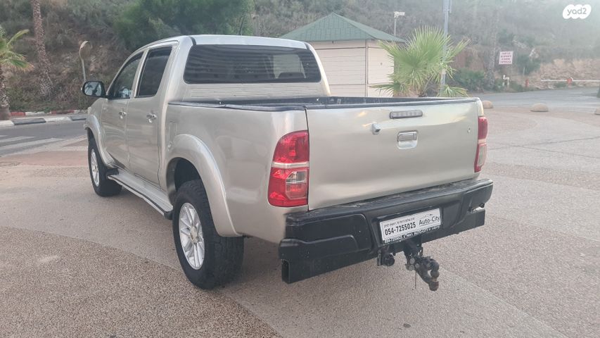 מודעת רכב טויוטה היילקס 2