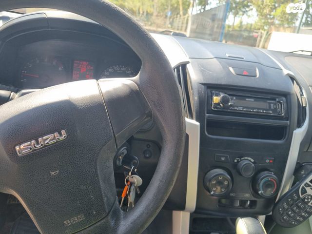 איסוזו די-מקס