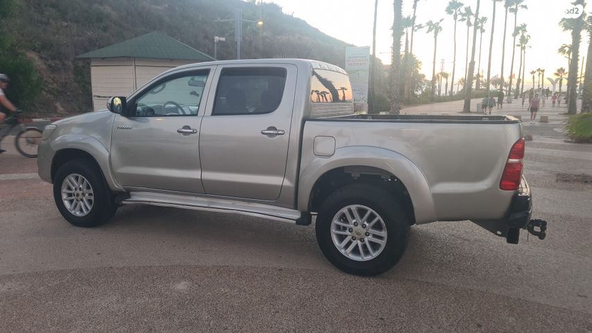 מודעת רכב טויוטה היילקס 1