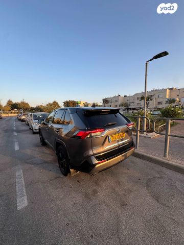 טויוטה RAV4