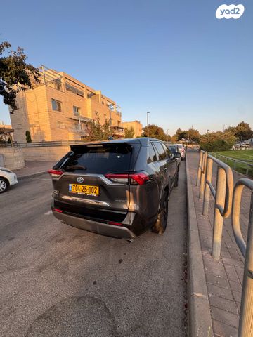 טויוטה RAV4