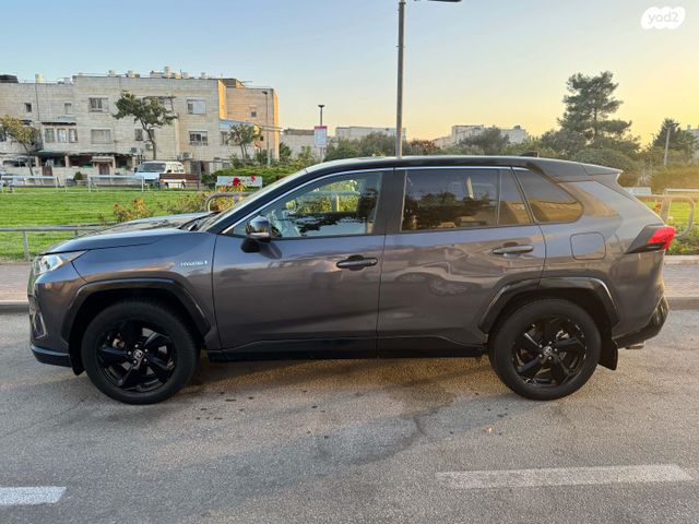 טויוטה RAV4