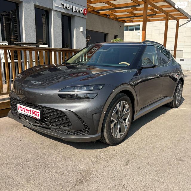 מודעת רכב ג'נסיס GV60