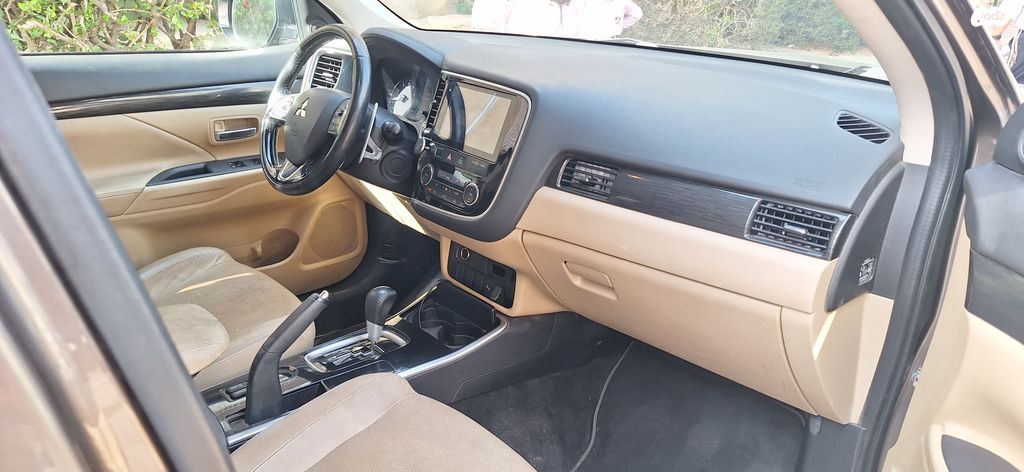 מיצובישי אאוטלנדר