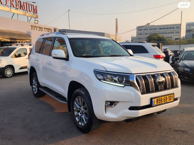 טויוטה לנד קרוזר