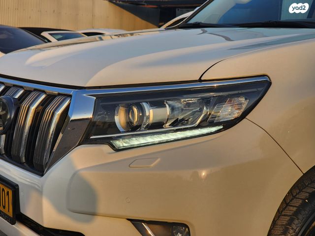 טויוטה לנד קרוזר