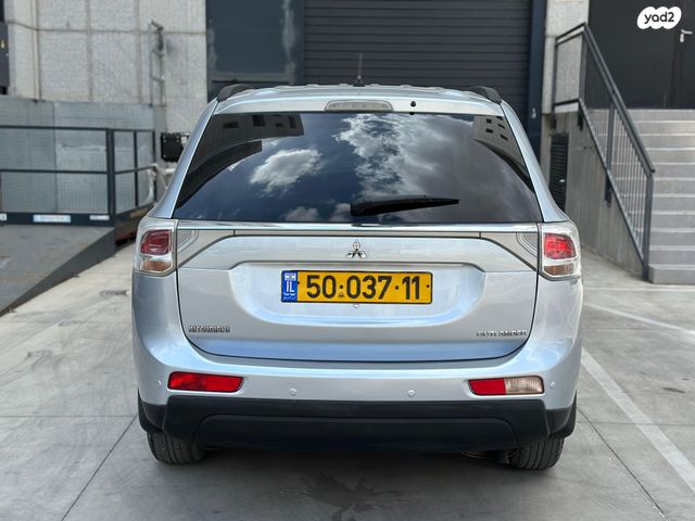 מיצובישי אאוטלנדר