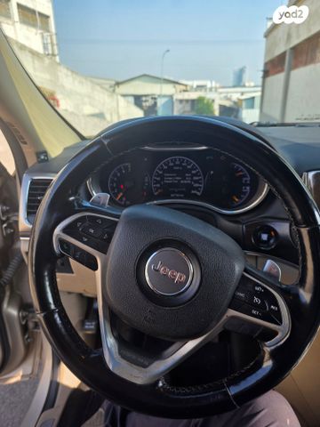 מודעת רכב ג'יפ גרנד צ'ירוקי