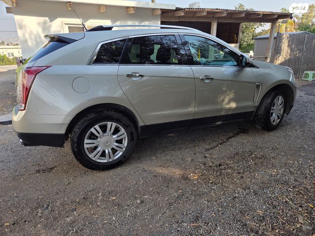קאדילק SRX