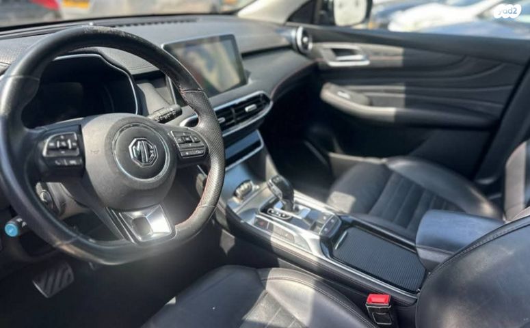 מודעת רכב אם ג'י EHS PHEV