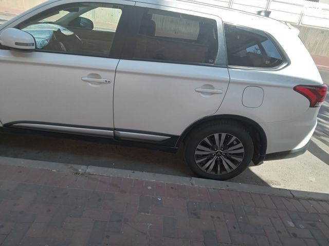 מודעת רכב מיצובישי אאוטלנדר