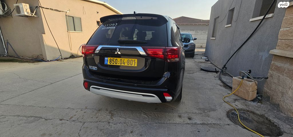 מיצובישי אאוטלנדר