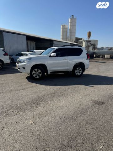 טויוטה לנד קרוזר