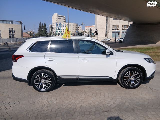 מיצובישי אאוטלנדר