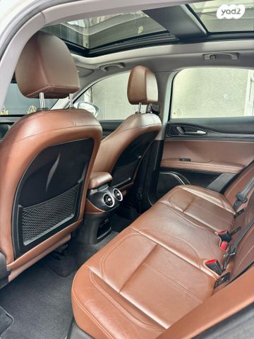 אלפא רומיאו סטלביו