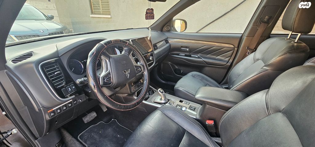 מיצובישי אאוטלנדר