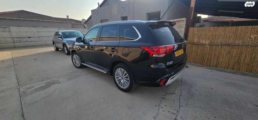 מיצובישי אאוטלנדר