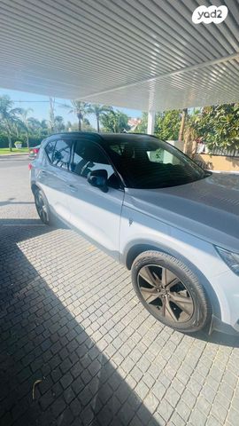 וולוו XC40