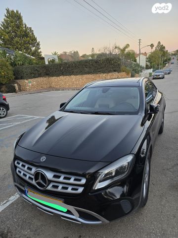 מודעת רכב מרצדס-בנץ GLA