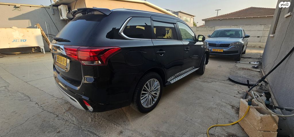 מיצובישי אאוטלנדר