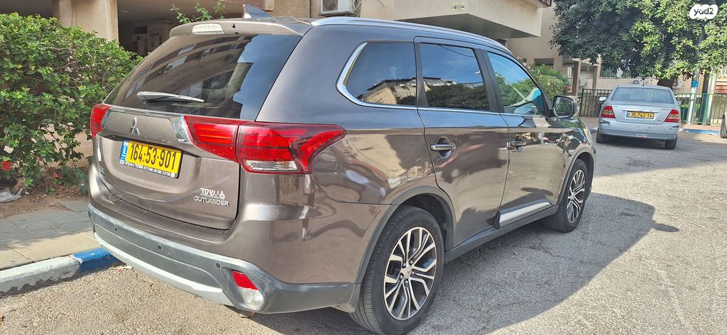 מיצובישי אאוטלנדר