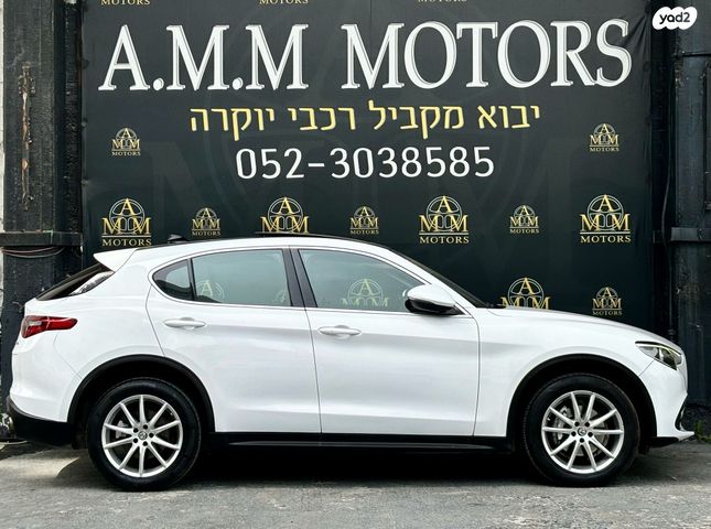 אלפא רומיאו סטלביו