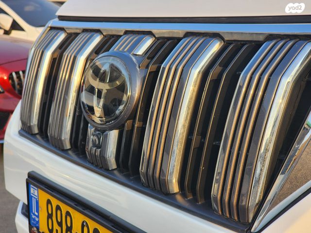 טויוטה לנד קרוזר