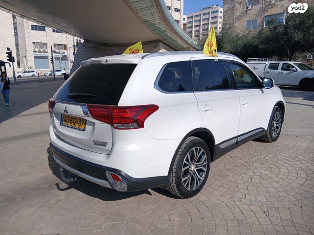 מיצובישי אאוטלנדר