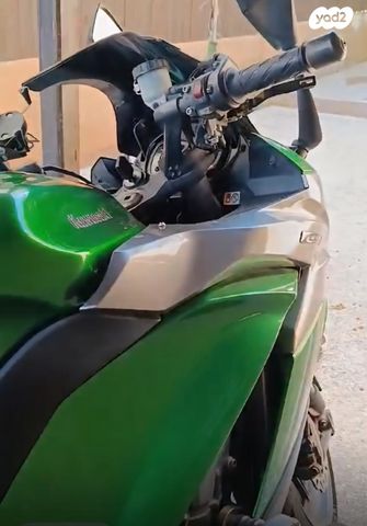 קאוואסאקי Z1000SX
