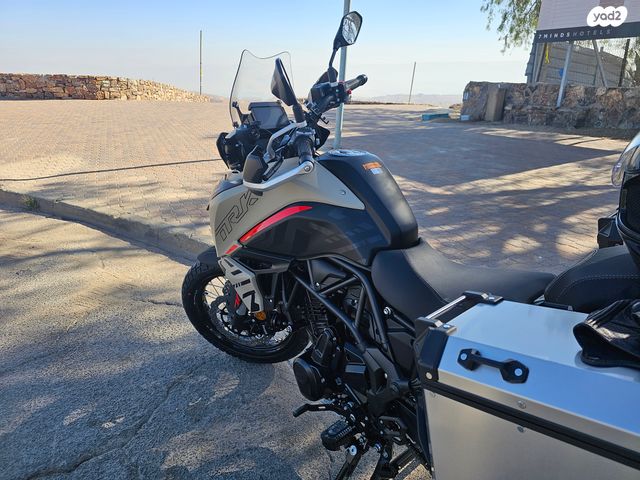 בנלי TRK702X