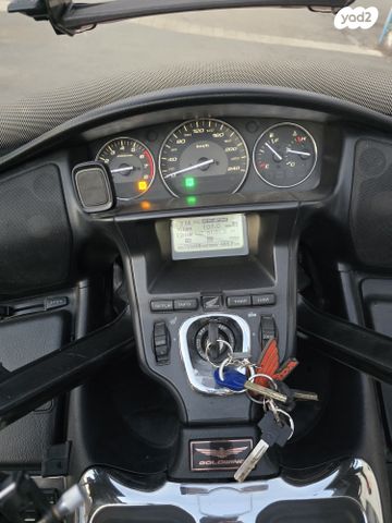 מודעת רכב הונדה GL1800 גולד-ווינג
