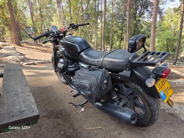 מוטוגוצי V7 Stone ABS