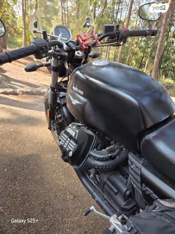 מוטוגוצי V7 Stone ABS