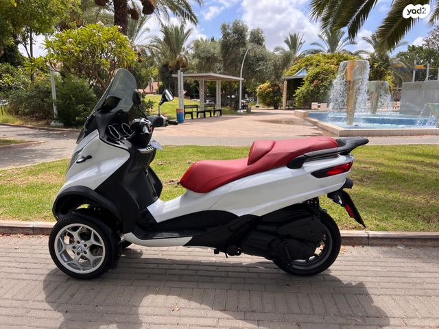 מודעת רכב פיאג'ו MP3 500