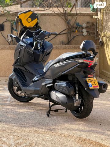 סאן יאנג קרוזים 300